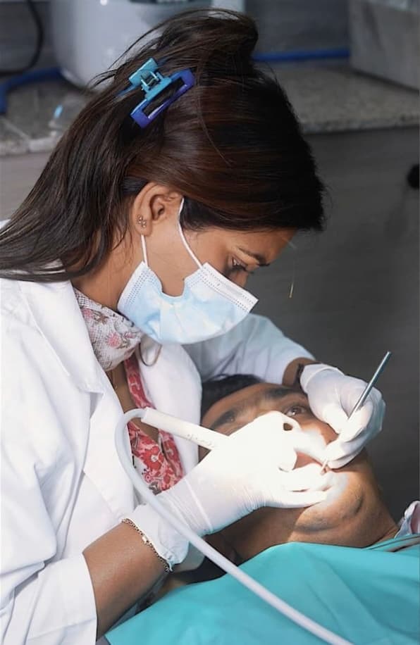 Best Single Sitting Root Canal Treatment in Sector 27 Noida